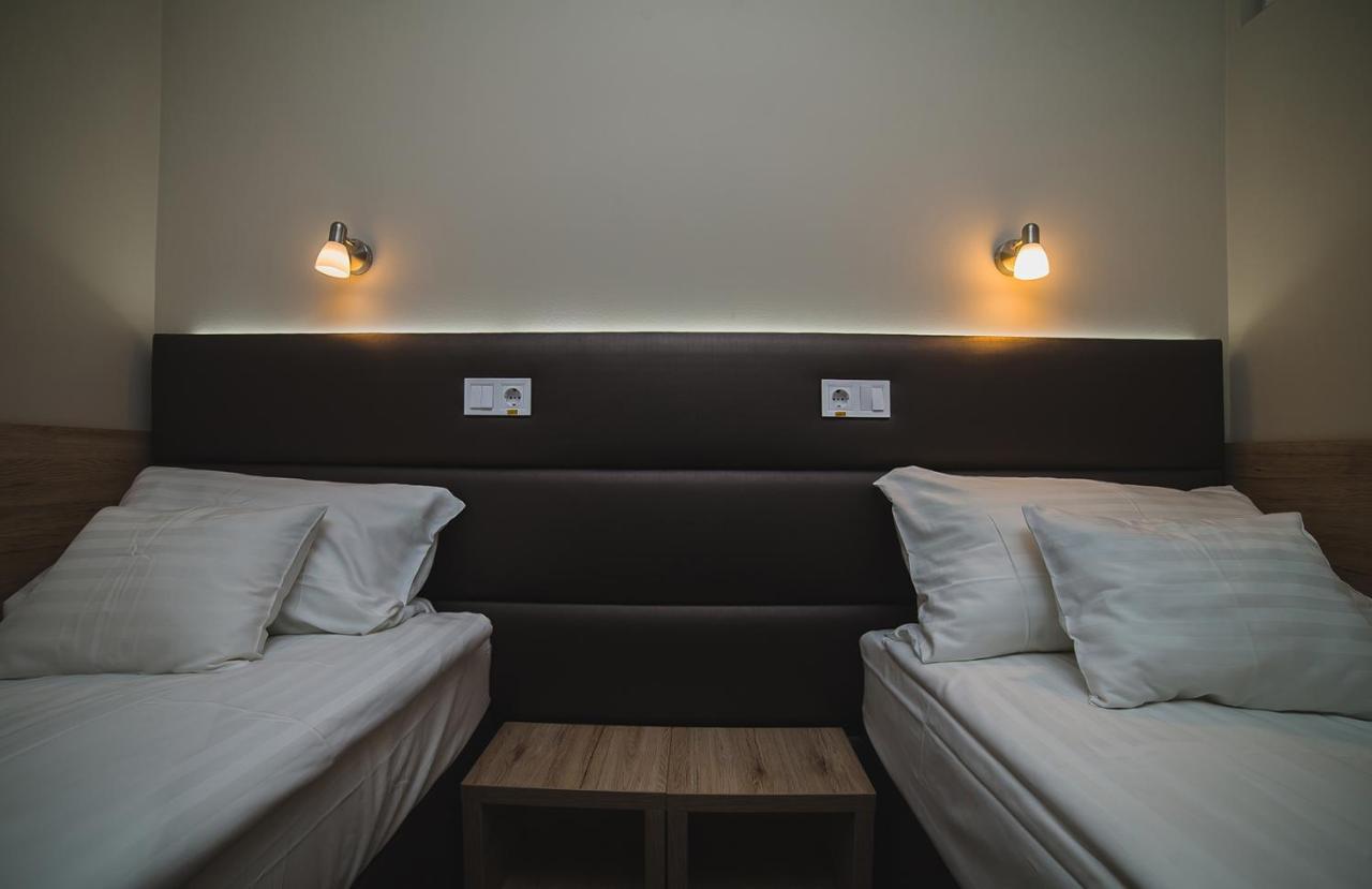 Sztár Motel Étterem Balassagyarmat Esterno foto