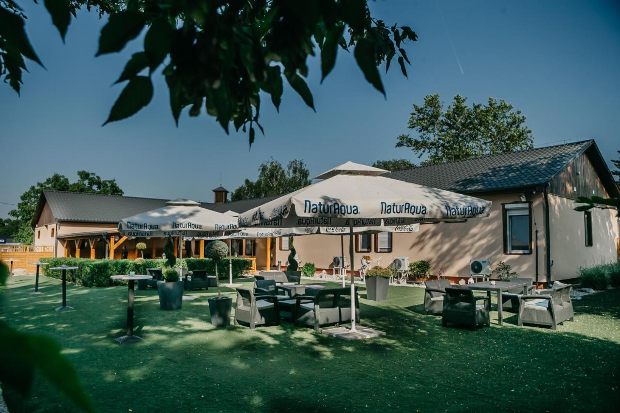 Sztár Motel Étterem Balassagyarmat Esterno foto
